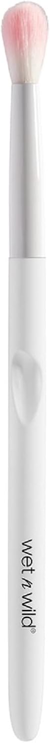 Wet 'n' Wild Makeup Brush, Crease Brush, Long-tipped, Tapered Brush that Flawlessly Picks Up Shadows to Apply to the Crease of the Eye, Easy-to-use Makeup Brushes, One size