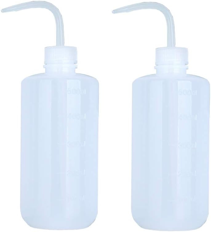 2Pcs 500ml/17.6oz White Translucent Plastic Graduated Squeeze Washing Bottles with Curved Tip Nozzle Oil Water Fluid Containers Oil Sprayers Dispensers Sprinklers Cans for Gardening Lab Supplies