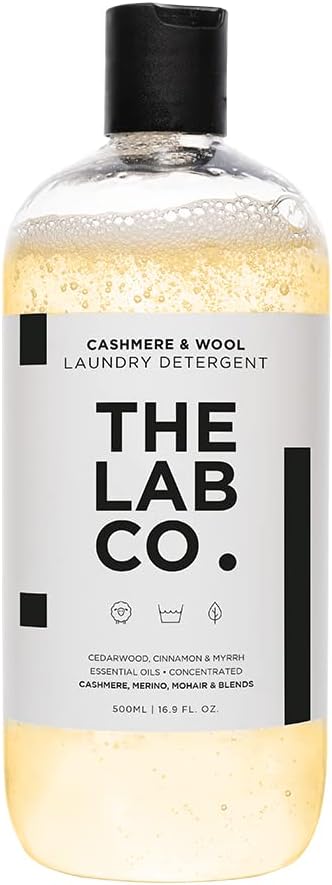 The Lab Co. Cashmere and Wool Laundry Wash 500ml. Non-Bio washing detergent for woollens to be use in your washing machine or handwashing. Scented with Cinnamon, Myrrh and Cedarwood. Up to 32 washes.