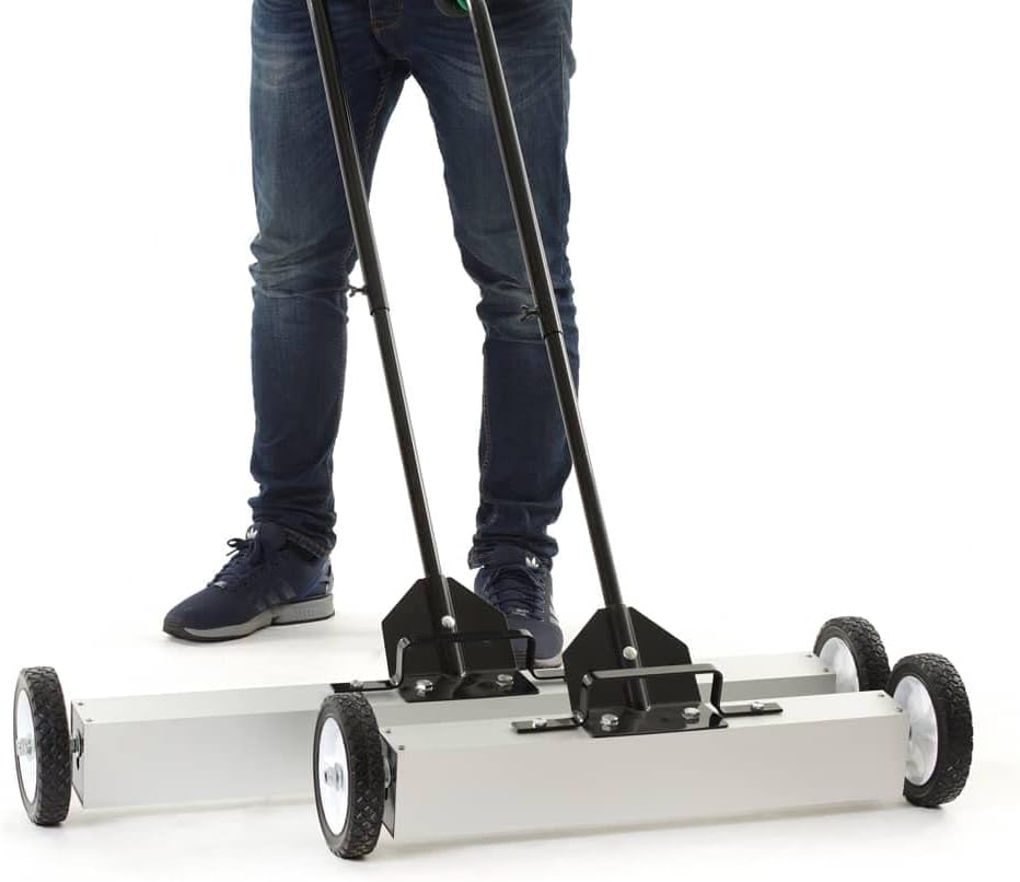 Magnetar Magnetic Sweeper - 90 cm - Magnet Broom - Rolling Magnet Sweeper - For Workshop, Yard, Floor - Magnet picking up Nails - Pickup Tool with Wheels - Magnetic Roller Broom - Heavy Duty
