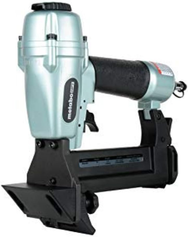 Metabo HPT Flooring Stapler, Pro-preferred Pneumatic Power Nailers, Power Stapler for Hardwood Flooring, 18 Gauge, 1/4" Staples, Length 1/2" to 1-9/16", N4004AB