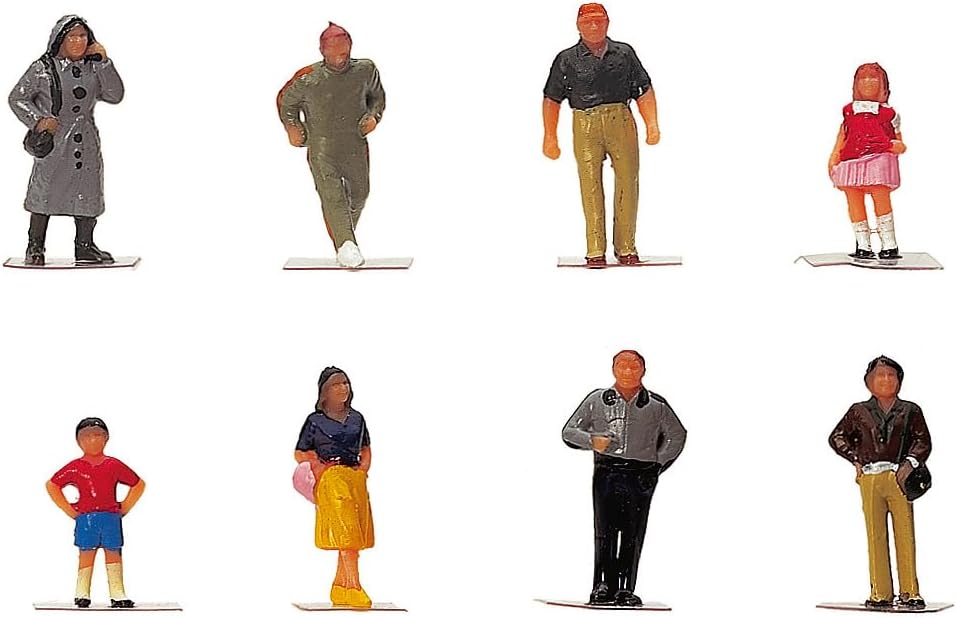 Hornby R7116 Town People for Model Railway OO Gauge, Model Train Accessories for Adding Scenery, Dioramas, Woodland, Buildings and More, Diorama Making Kits - 1:76 Scale Accessory