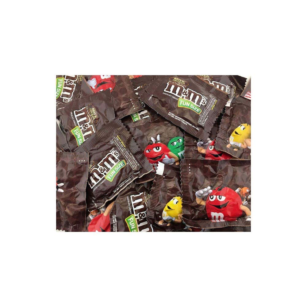 M&M's Milk Chocolate Fun Size Candy, Bulk Pack 70-ct (Pack of 2 Pounds)