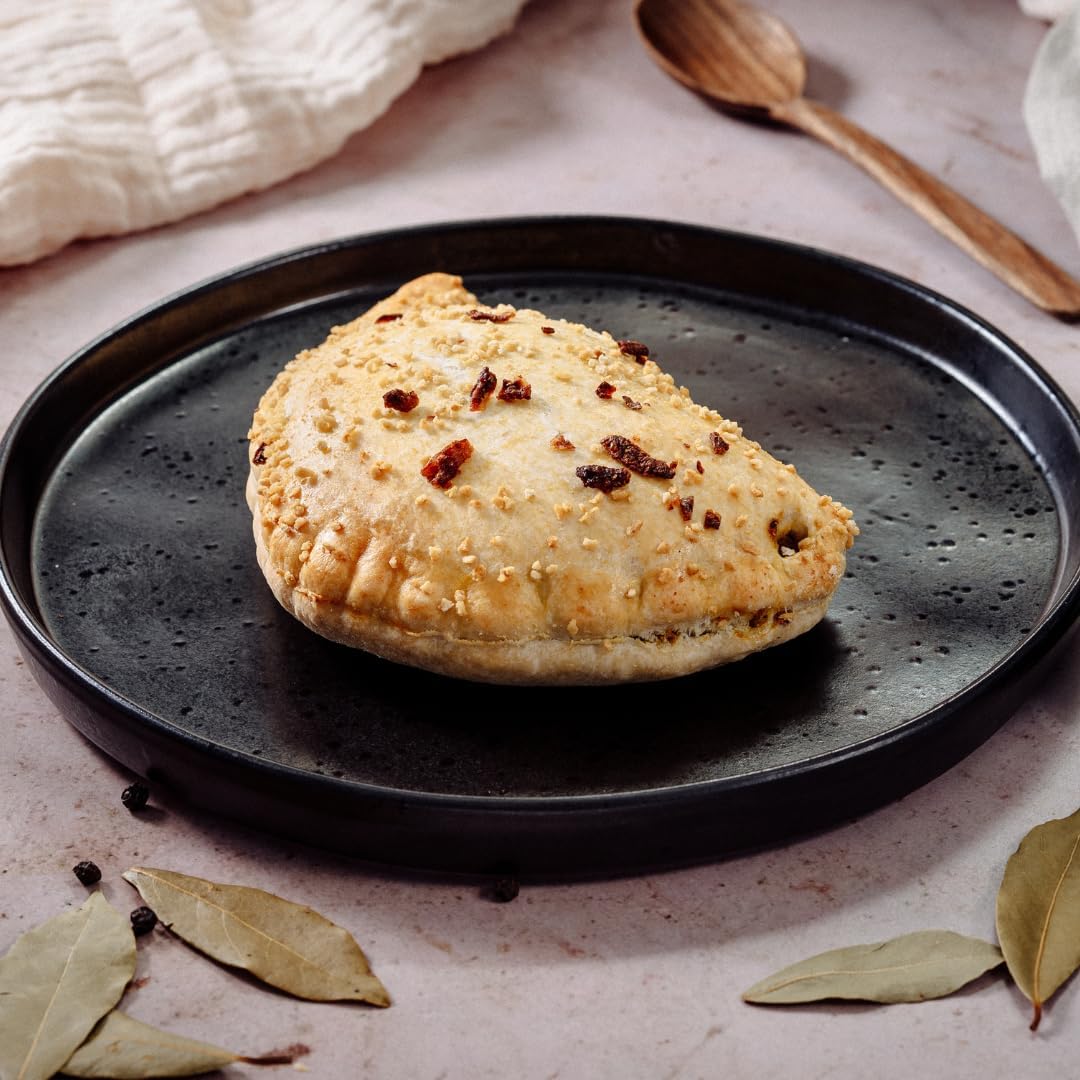 Wilfred’s Onion Bhaji & Mango Chutney Pasty – Flaky Pastry with Spiced Onion Bhaji & Tangy Mango Chutney 5 Pack - Vegetarian-Friendly