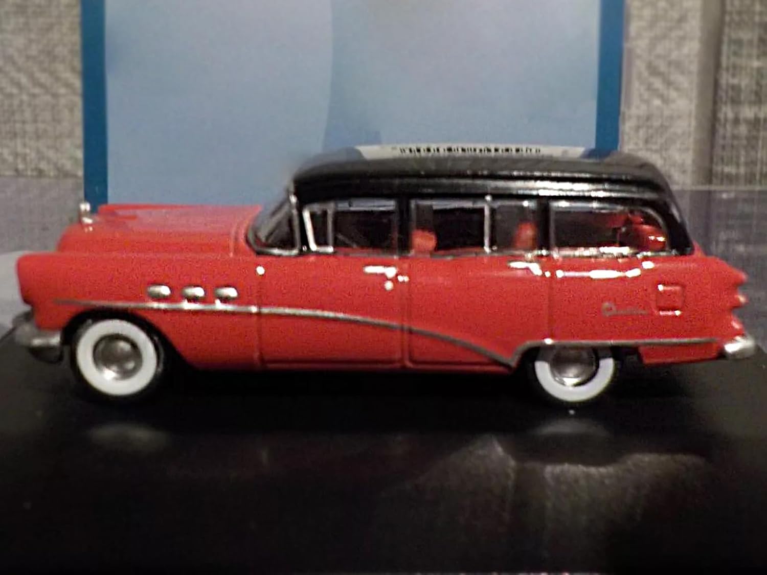 1954 Century Estate Wagon Matador Red and Carlsbad Black with Red Interior 1/87 (HO) Scale Diecast Model Car by Oxford Diecast 87BCE54004