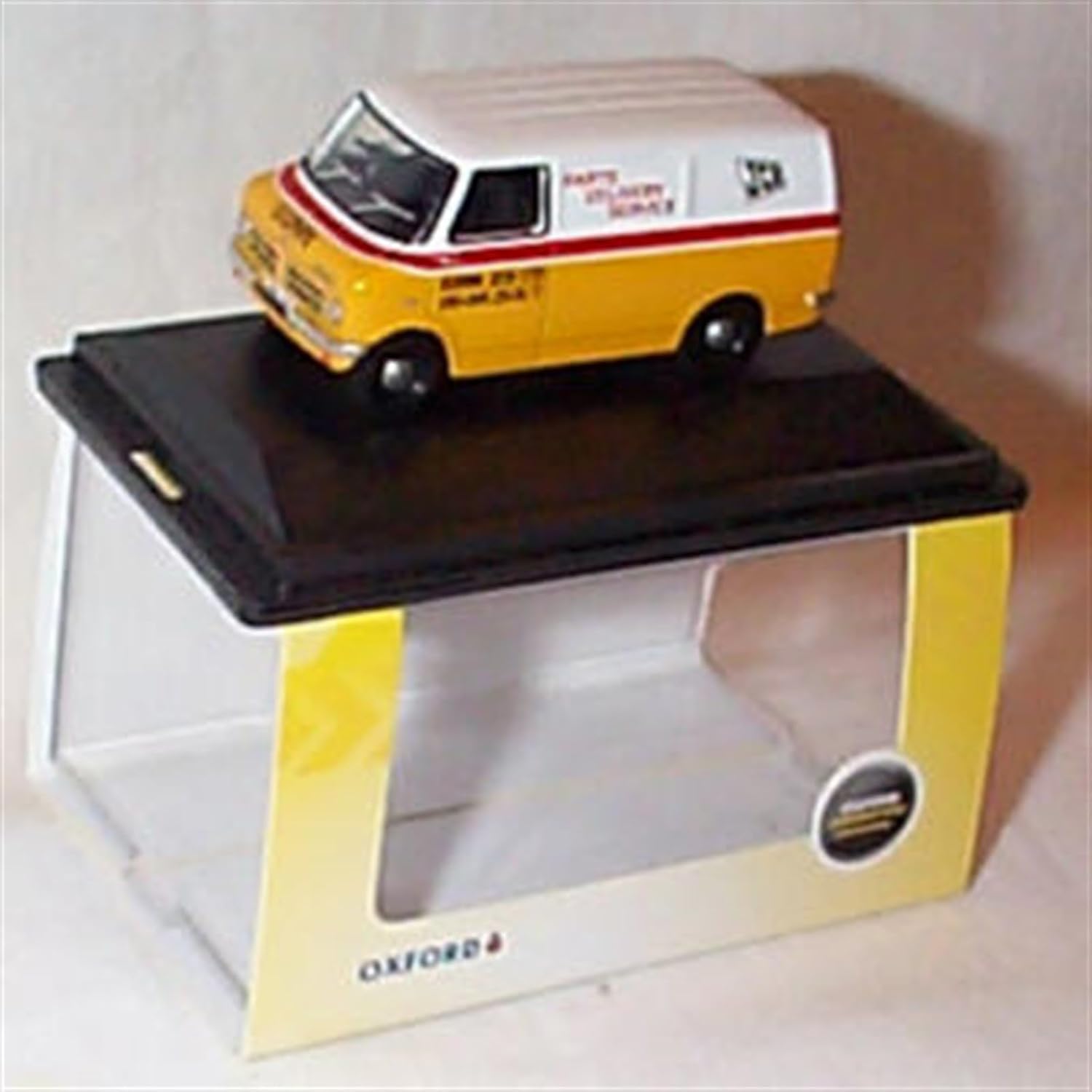 Oxford Gunn JCB B'edford CF Van Vehicle 1:76 scale Diecast Model