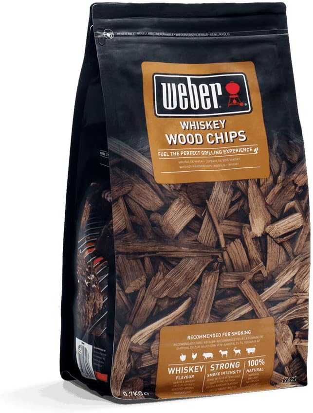 Weber Smoking Chips (700g Pack) - Whiskey, made from whiskey barrels, for vegetables and all types of meat, EU product, sustainably sourced, FSC certified wood (FSC Mix) (17627)
