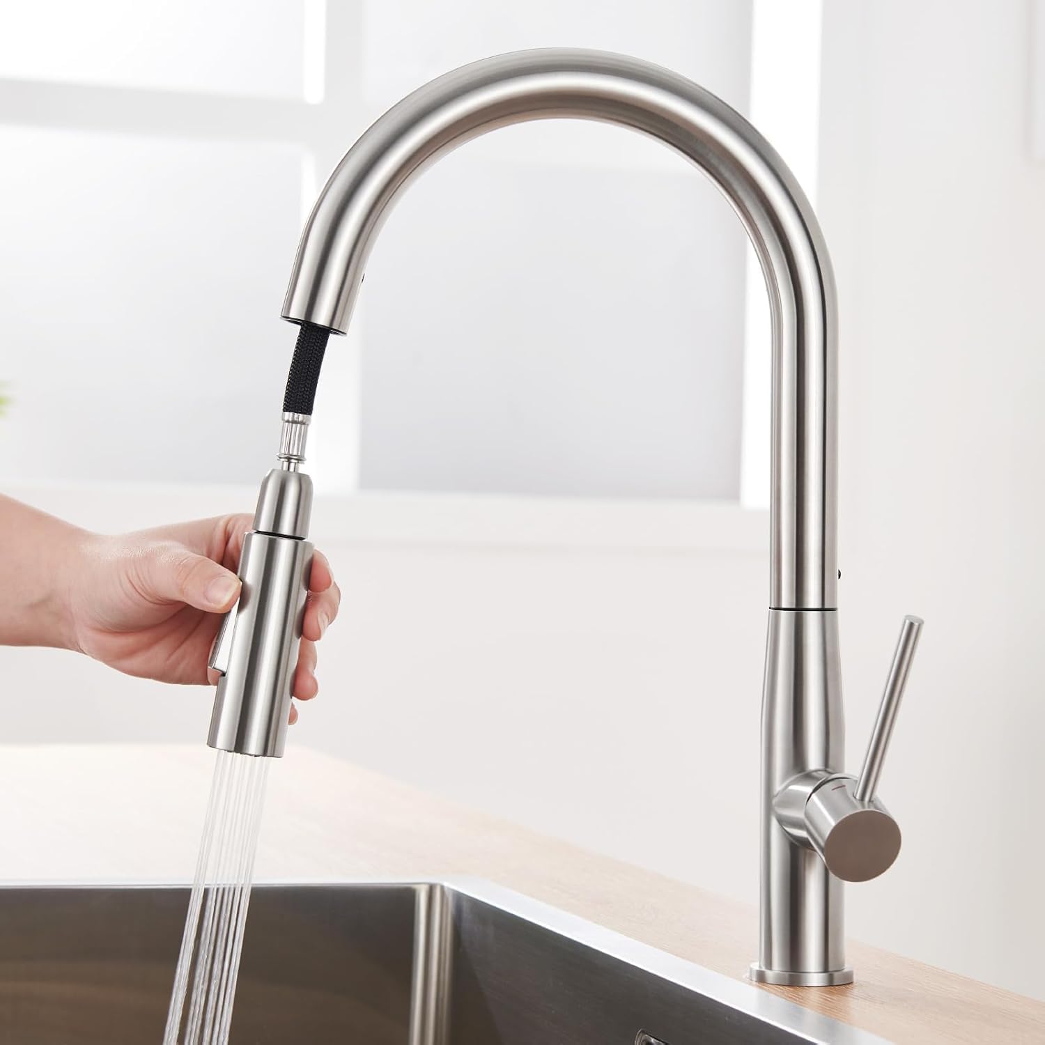 Kitchen Sink Mixer Tap with Pull Out Spray, Stainless Steel 1 Hole Kitchen Bathroom Basin Faucet, 360° Swivel Spout Single Lever Cold and Hot Mixer Tap