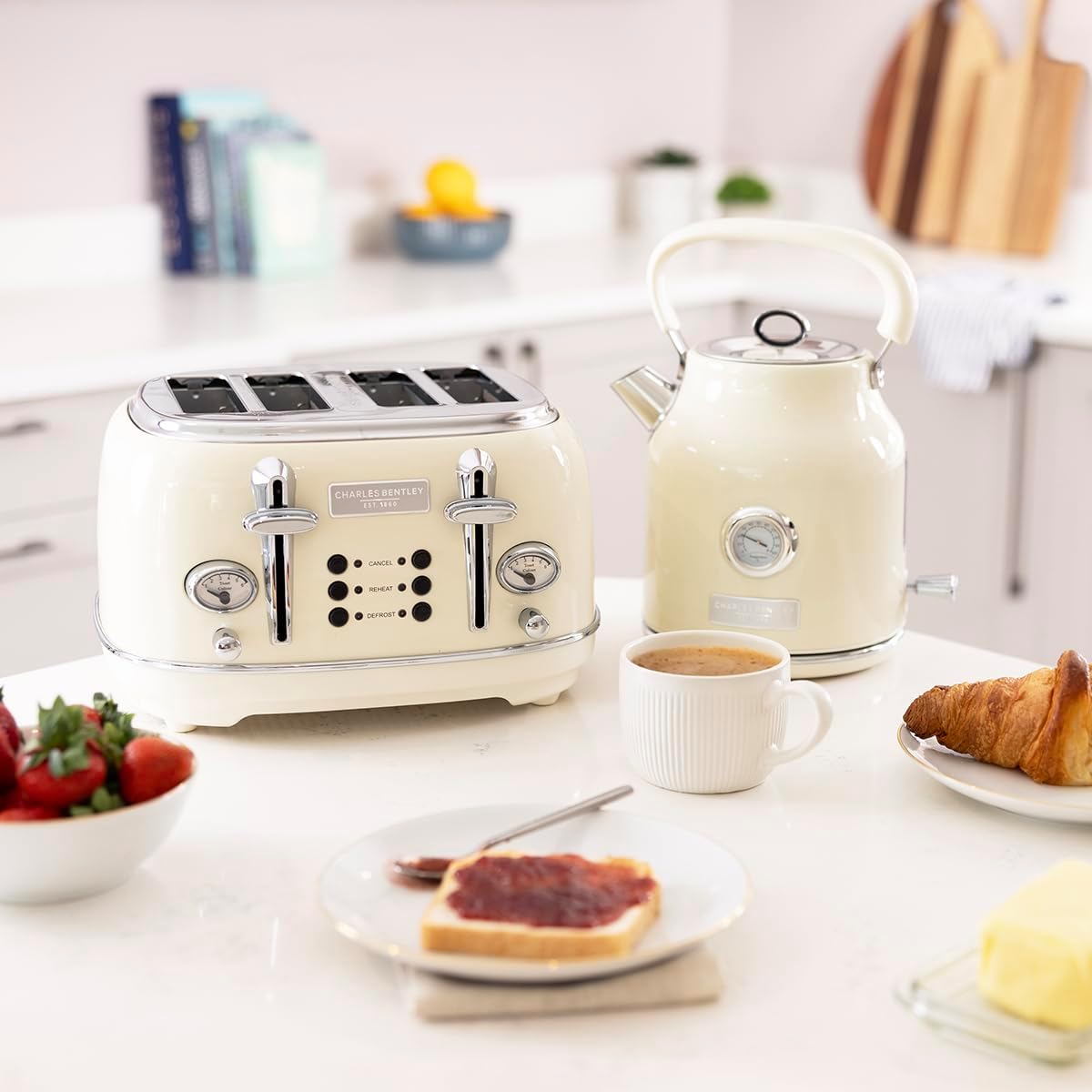 CHARLES BENTLEY Kettle And Toaster Set, 1.7 Litre Kettle, & 4 Slice Toaster Set, Cream and Chrome, Fast Boil, 360 Degree Swivel Base, 6 Settings, Removable Water Filter, Non Slip Feet (32x29x28.8cm)