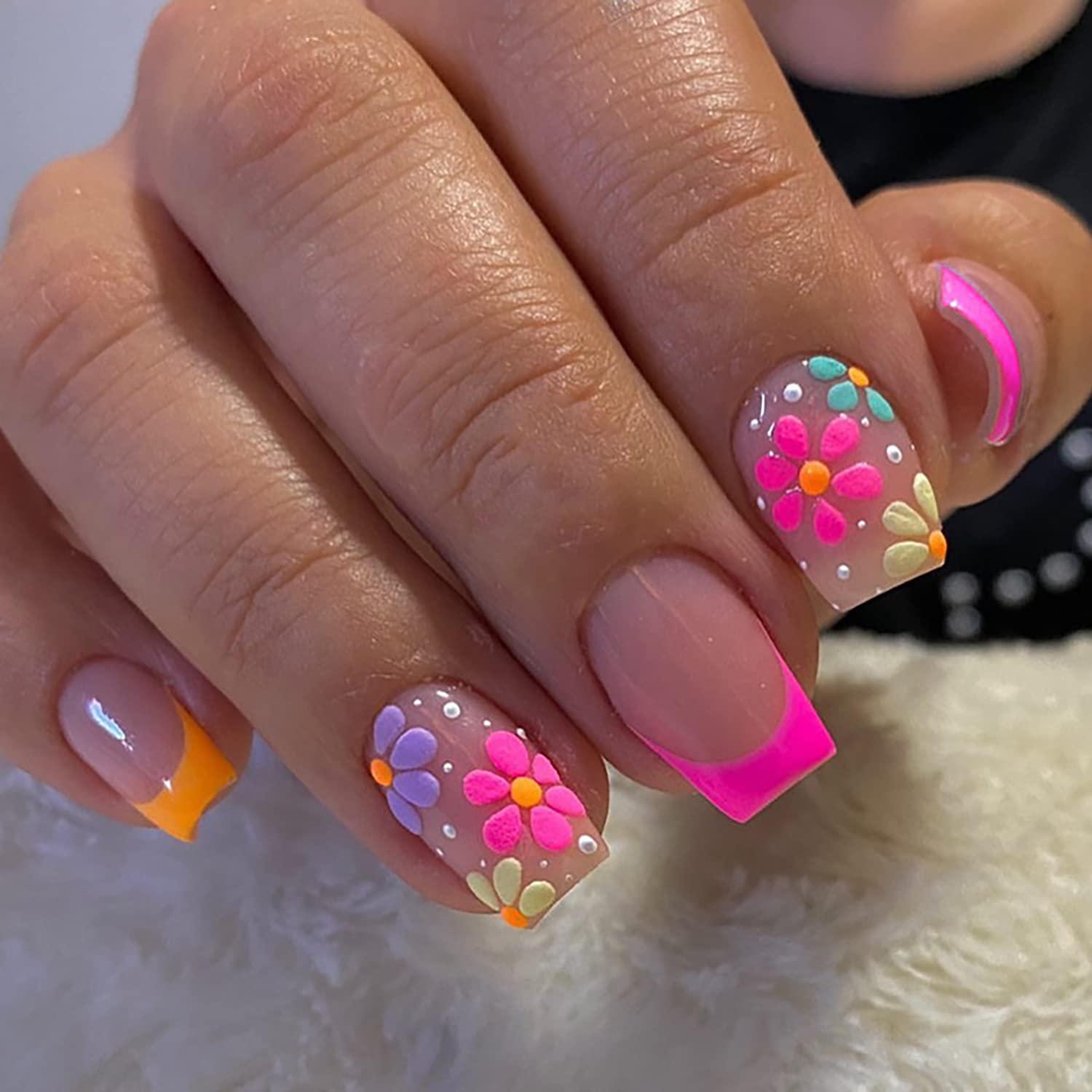 French Tip Press on Nails Short Square Fake Nails Nude Pink False with Flower Designs Acrylic Artificial Nails Full Cover Glue on Nails Stick on Nails for Women Girls