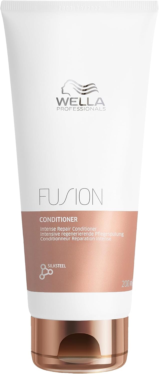 Wella Professionals Fusion Intense Repair Conditioner - Intense Repair and Smoothening Conditioner for Dry and Damaged Hair - Boost Shine and Protect Hair Against Breakage 200ml