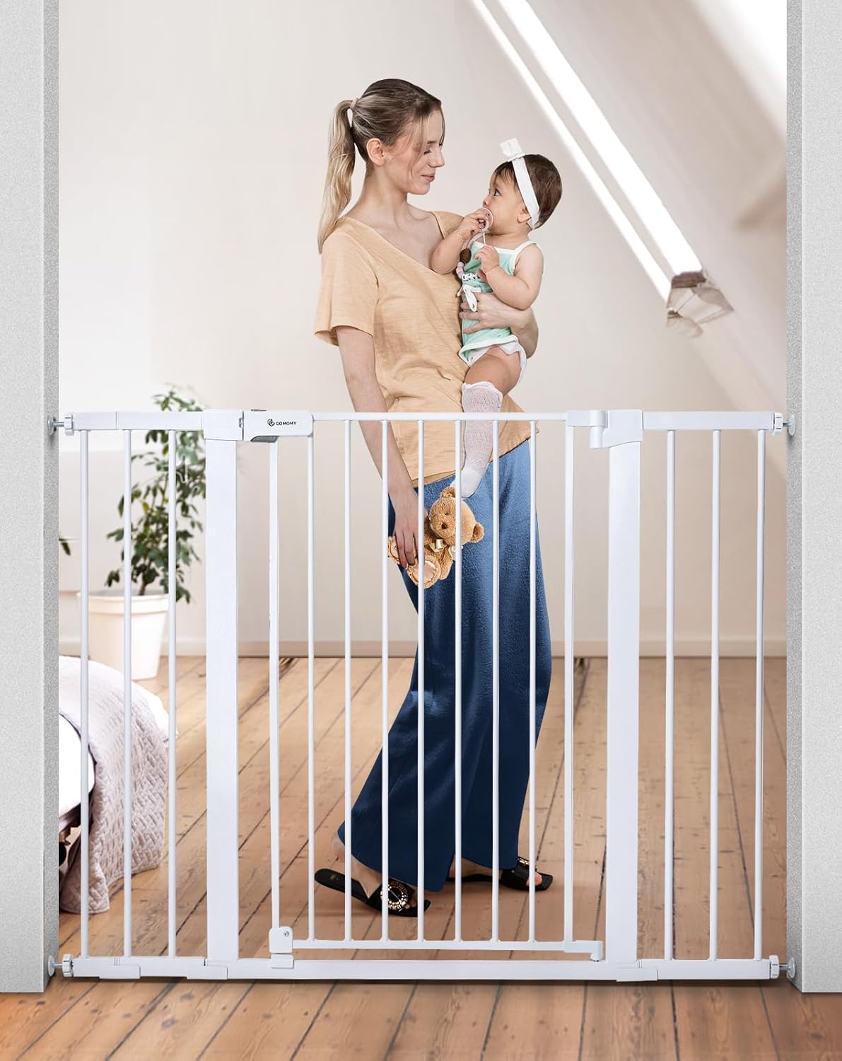 COMOMY 91.5cm Extra Tall Baby Gate for Stairs Doorways, Fits Openings 75-124cm Wide, Auto Close Extra Wide Dog Gate for House, Pressure Fit Easy Walk Through Pet Gate with Door, White