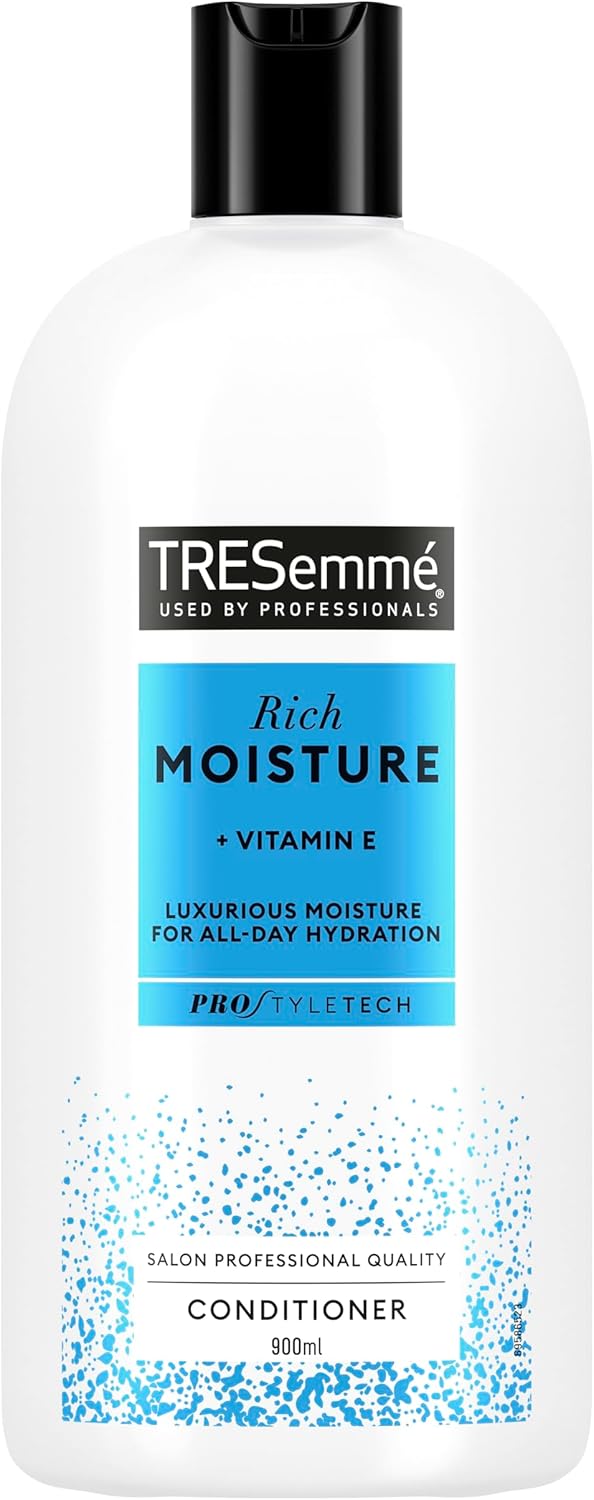 TRESemmé Moisture Rich Conditioner with vitamin E for dry, damaged hair 900 ml