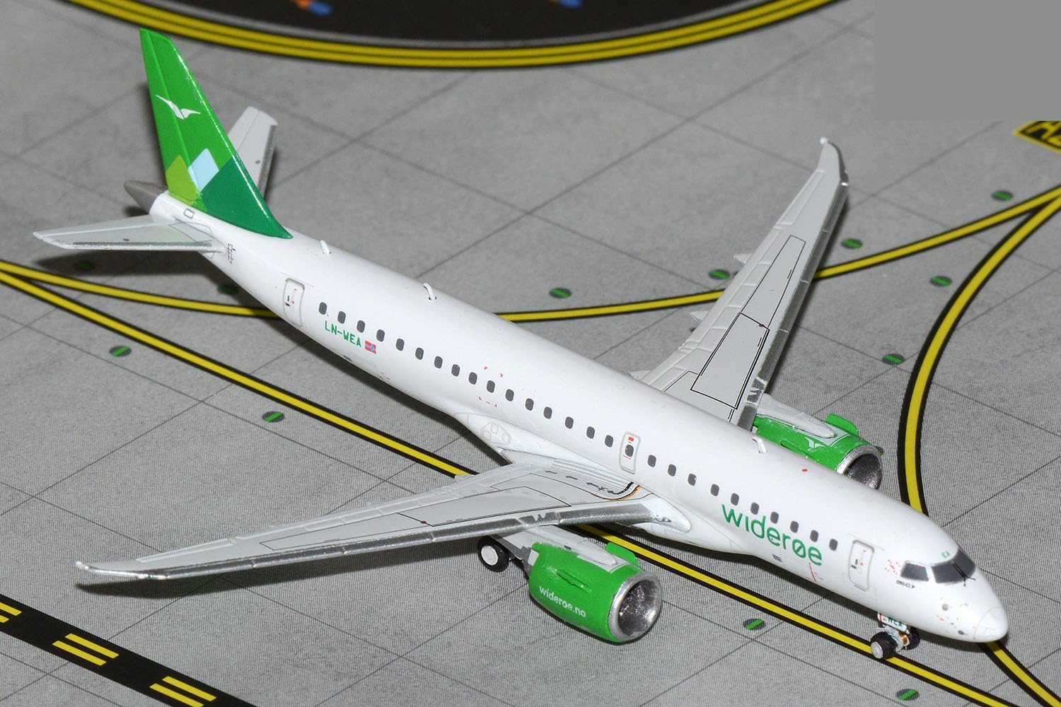GeminiJets GJWIF2200 Wideroe Embraer E190-E2/ERJ 190-300 STD 1:400 Scale Aircraft