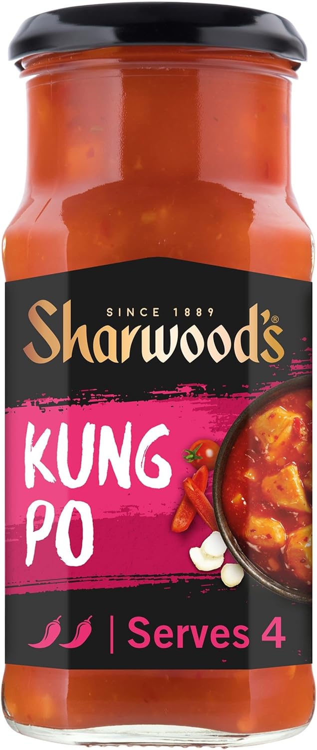Sharwood's Chinese Kung Po Sauce – Sweet & Sticky Chinese Stir-Fry With Chilli Kick, Water Chestnuts & Red Pepper, 425 g Jar (Pack of 1)