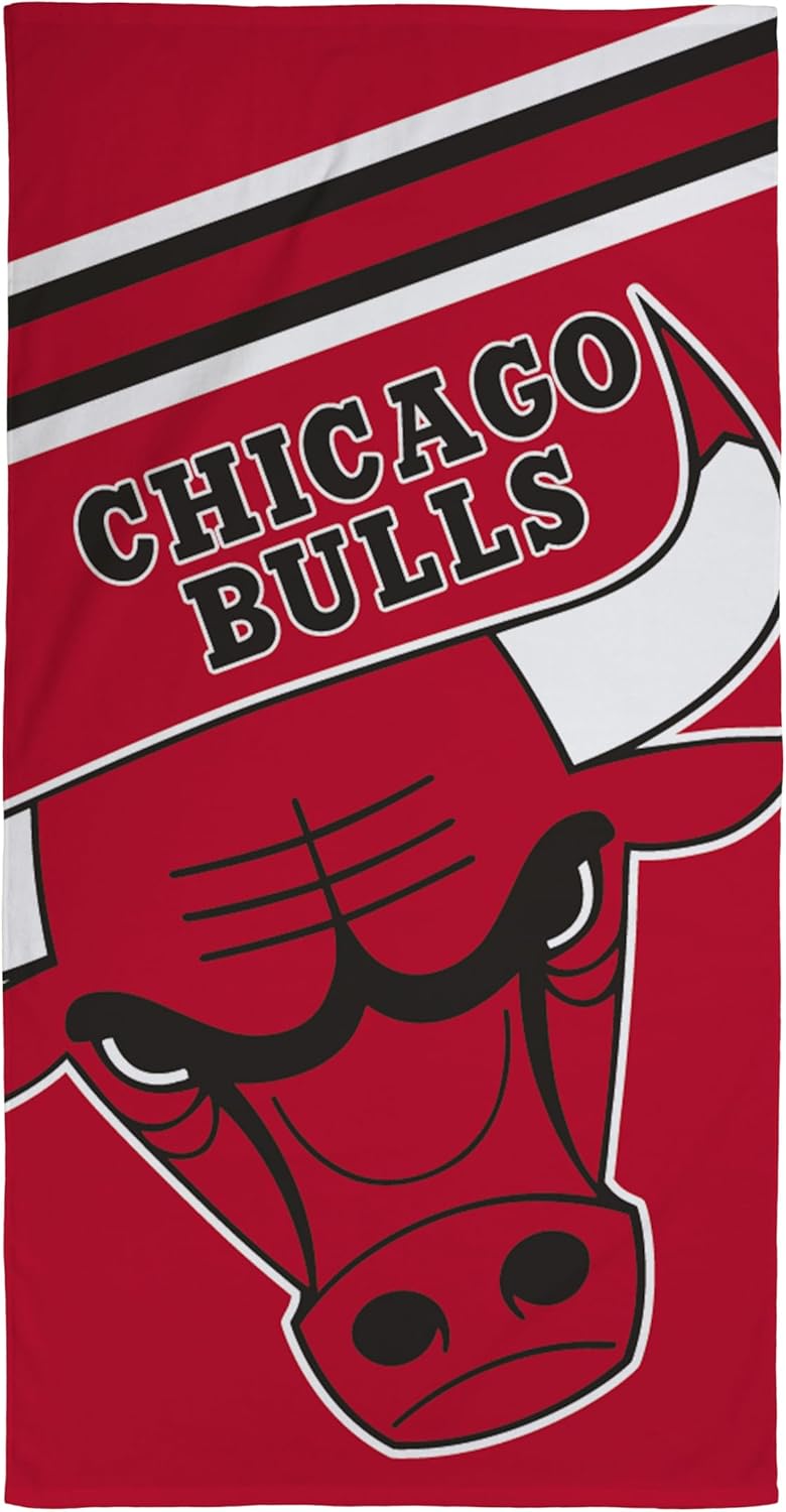 NBA Official Towel | Super Soft Feel, Chicago Bulls Red Basketball Team Design | Perfect The Home, Bath, Beach & Swimming Pool | One Size 75cm x 150cm | 100% Cotton