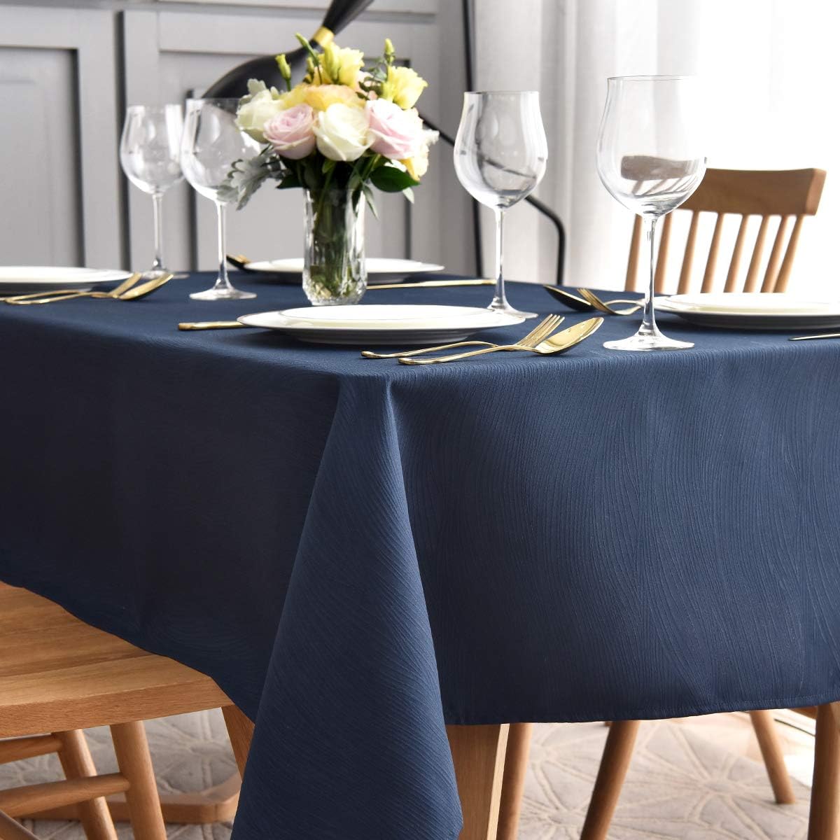 maxmill Jacquard Tablecloth Swirl Design Water Resistance Antiwrinkle Heavy Weight Soft Table Cloth for Buffet Banquet Parties Event Holiday Dinner Rectangle 60 x 84 Inch Navy Blue