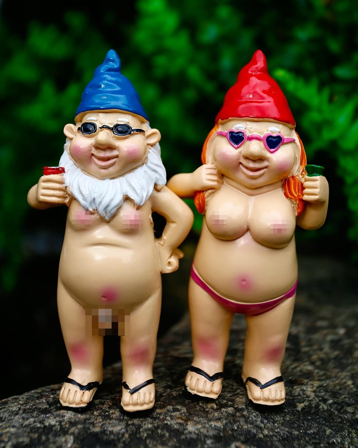 Estefanlo 2Pcs Naughty Garden Gnomes Ornaments Funny Naked Rude Garden Statue Peeing dwarf Indoor or Outdoor Lawn Decorations Novelty Interesting Gifts