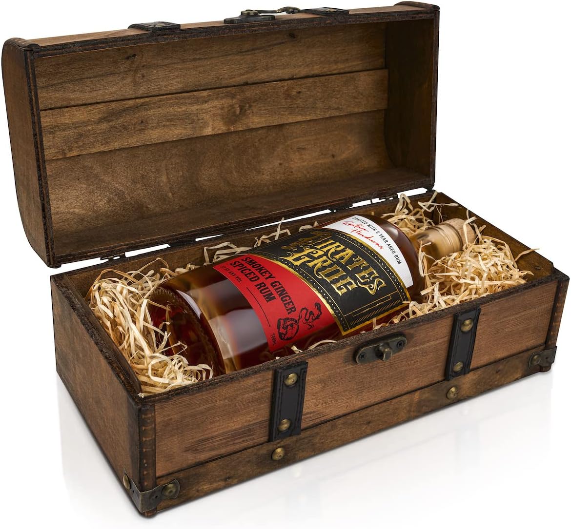Pirate's Grog Smokey Ginger Spiced Rum Gift Chest - 70 cl / 700 ml | World Rum Award Winner | Five Year Aged in Oak Barrels | 37.5% ABV with Smokey & Ginger Infusion Flavours | Suitable for Cocktails
