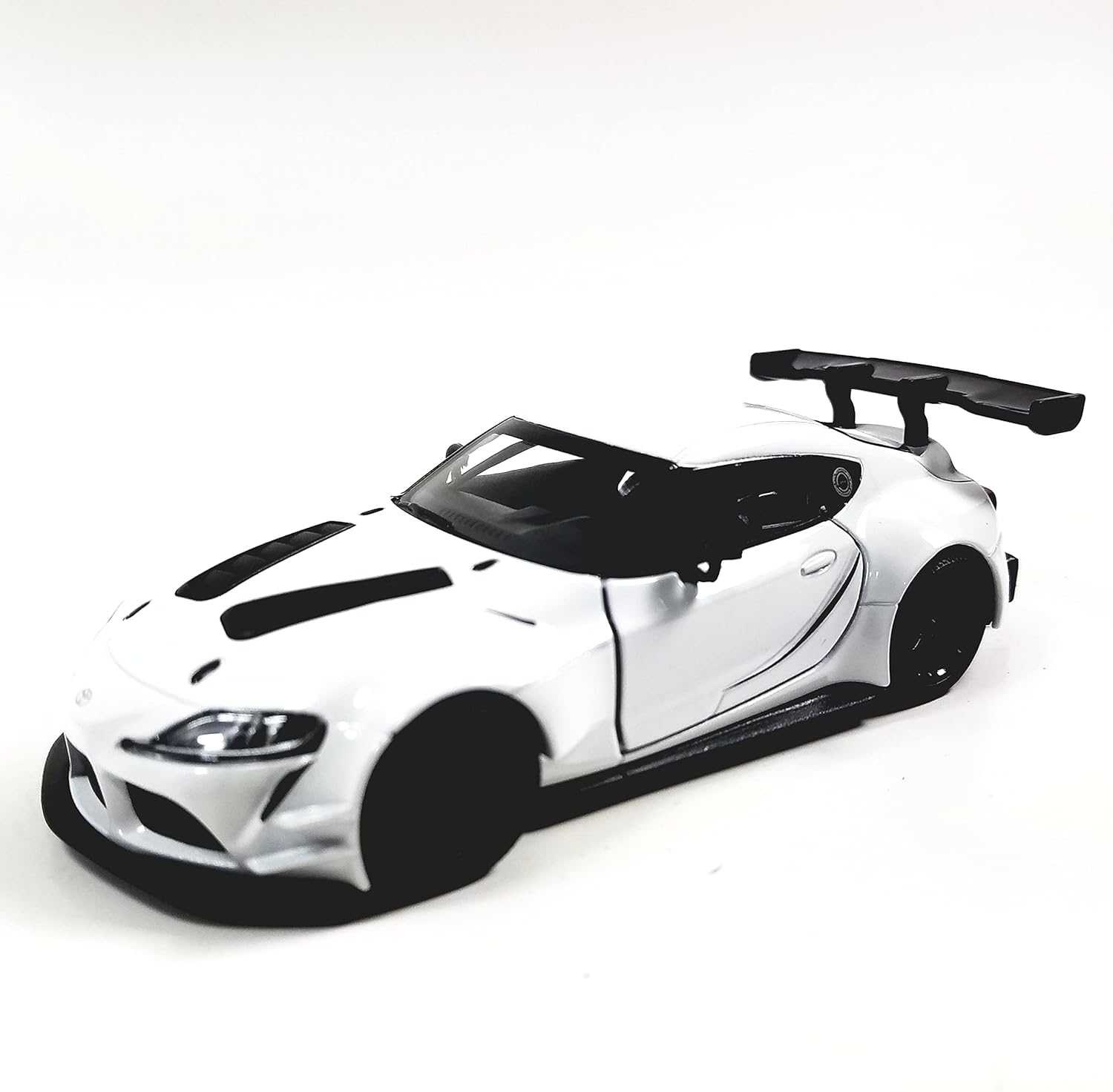 KiNSMART Toyota GR Supra Concept Racing Edition 1/36 Scale Diecast Race Car (White)