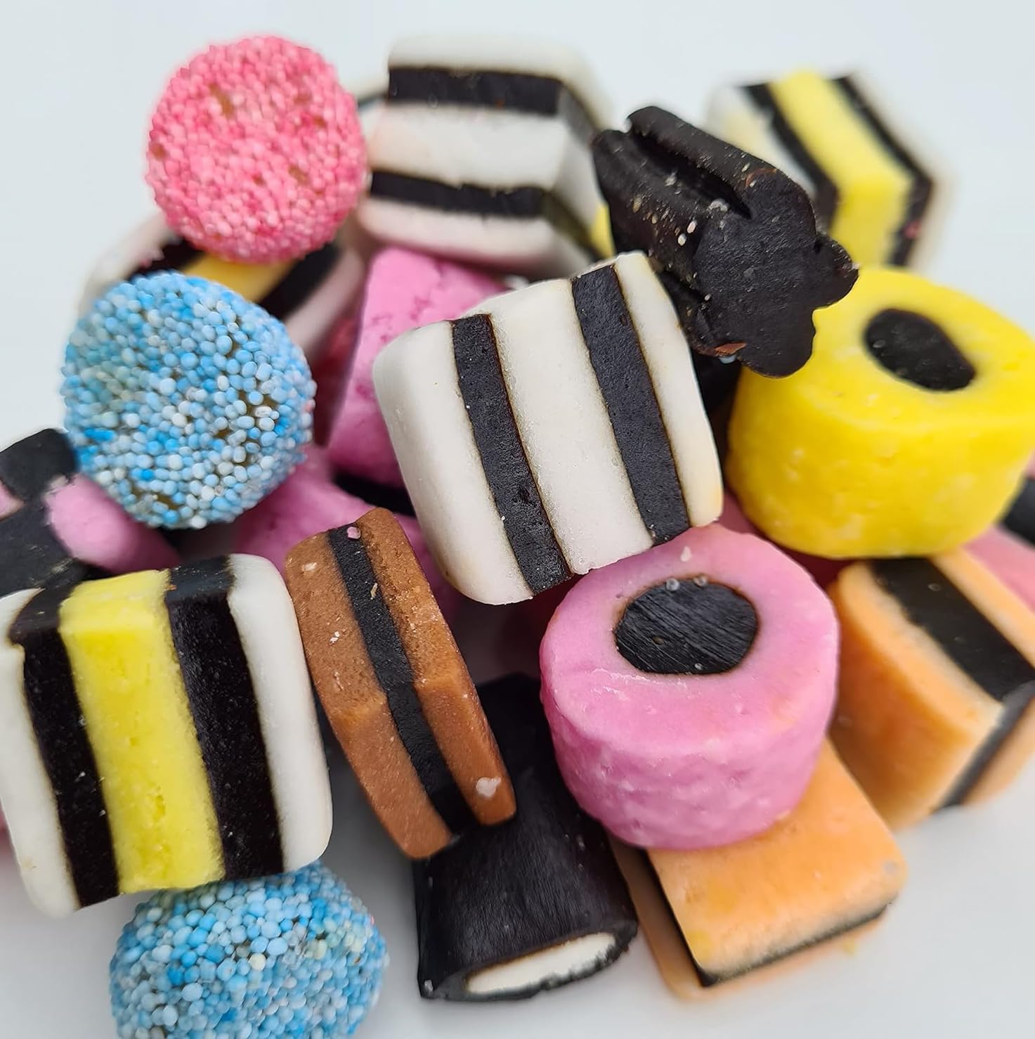 Liquorice Allsorts - 1 Kilo Bulk Bag - 1KG - Assorted Sweet Pick and Mix for Parties, Gifts, and Sharing.