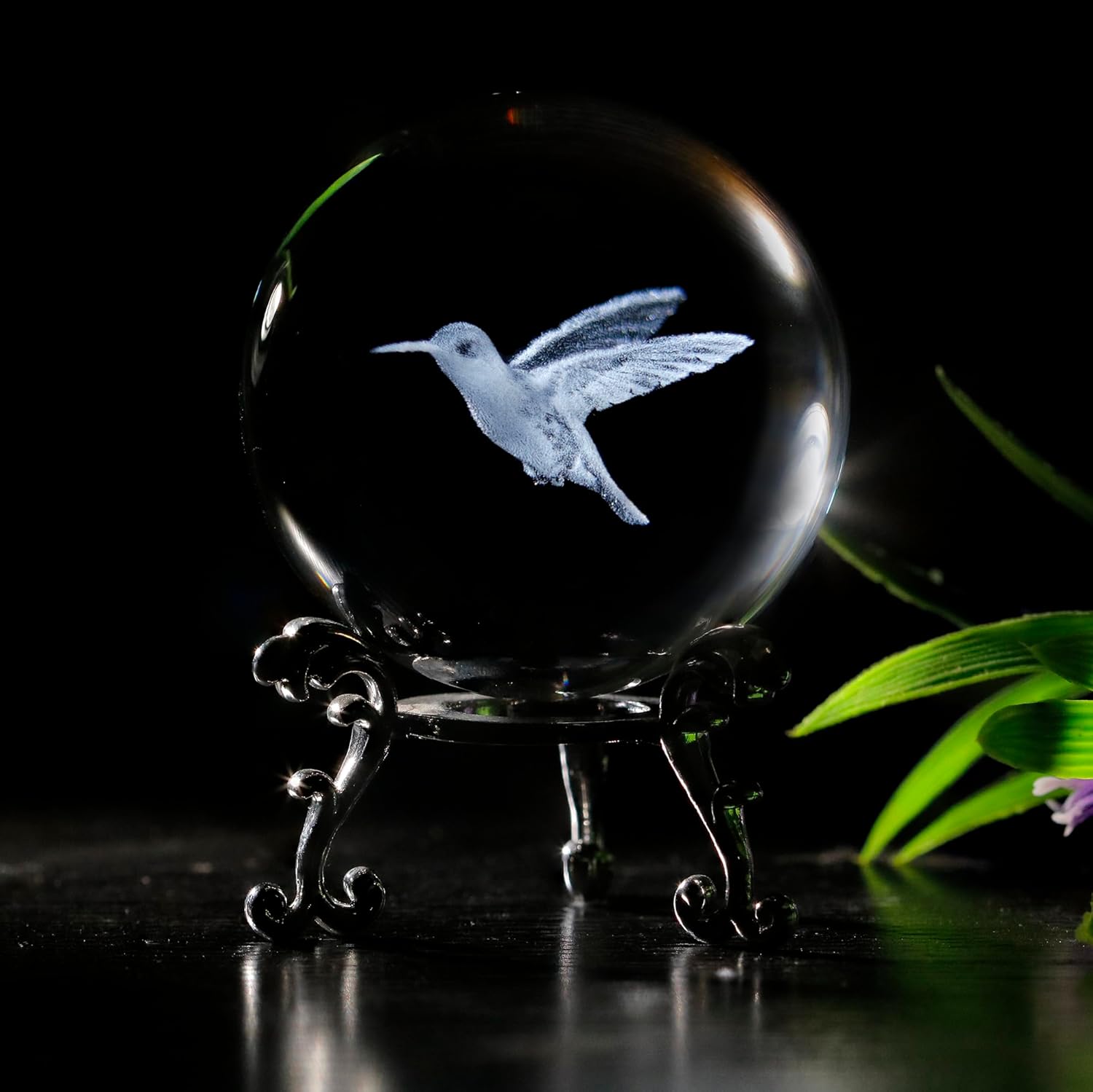 60mm Hummingbird Figurine 3D Crystal Ball Paperweight with Stand, 3D Laser Engraved Humming Bird Figurine, 3D Crystal Paperweight Decoraive Quartz Glass Ball Sphere Home Decor Table Craft
