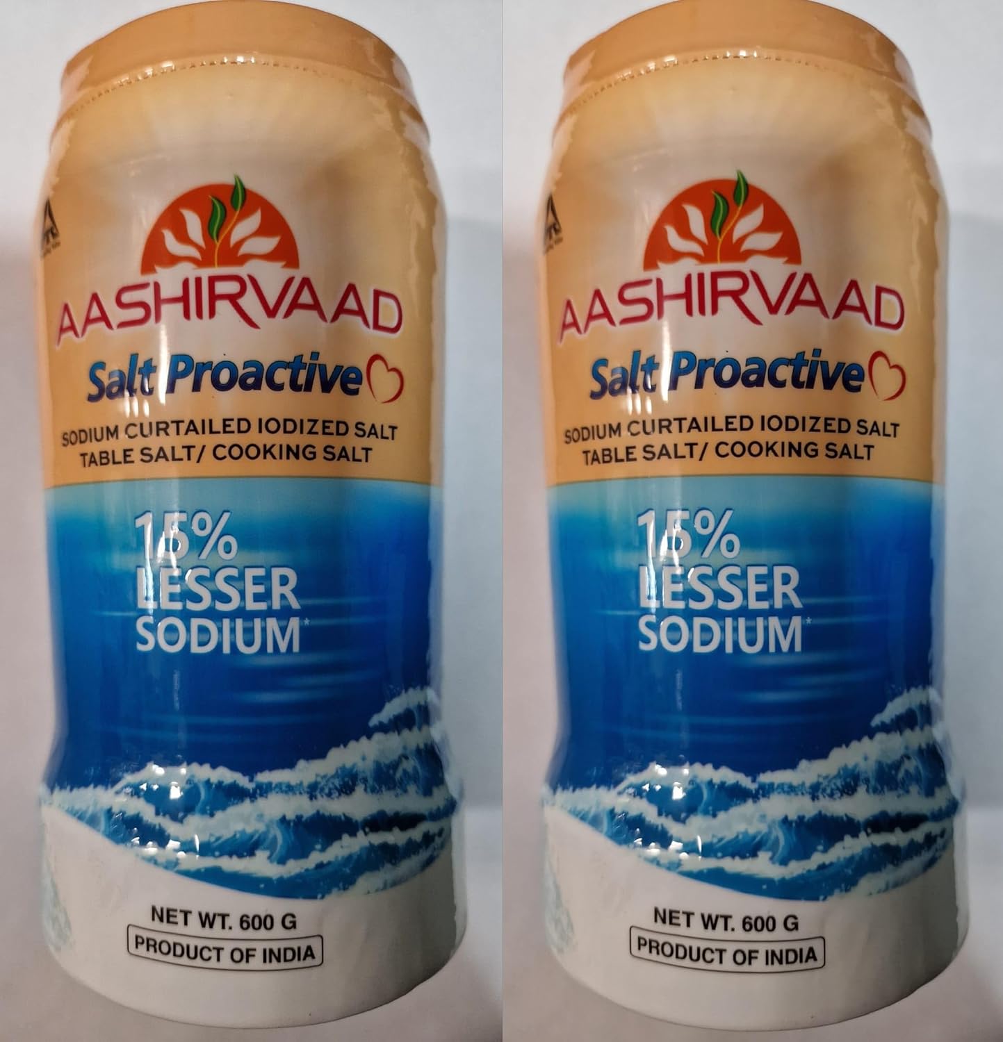 Aashirvaad Canister Salt Proactive 600g – Iodized Salt – Natural Sea Salt – Right Amount of Iodine – Solar Evaporated - 15% Lesser Sodium (Pack of 2)