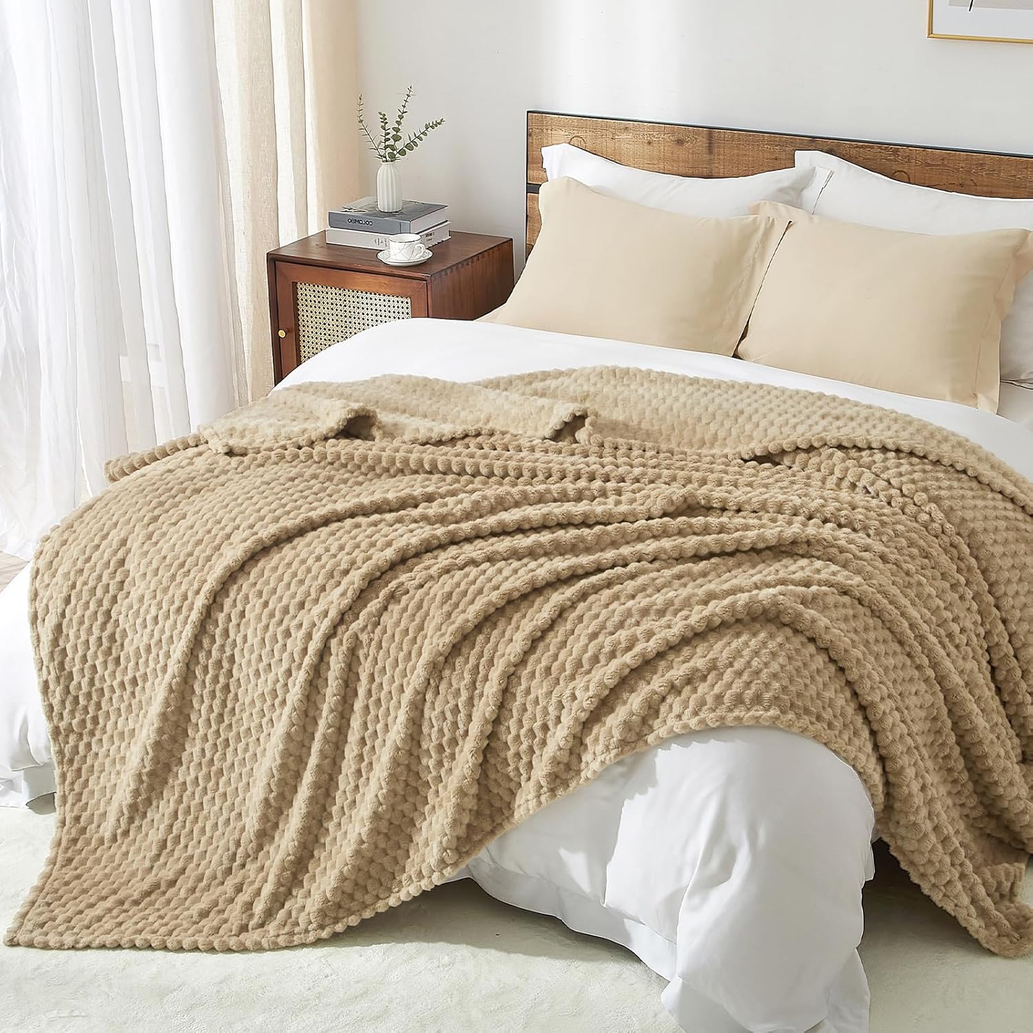 PHF Ultra Soft Flannel Fleece Blanket King Size, Lightweight 3D Jacquard Fleece Blanket, No Shedding, No Pilling, Luxury 340GSM Aesthetic Fluffy Cozy Blanket for Bed Room Decor, 108"x90", Light Khaki