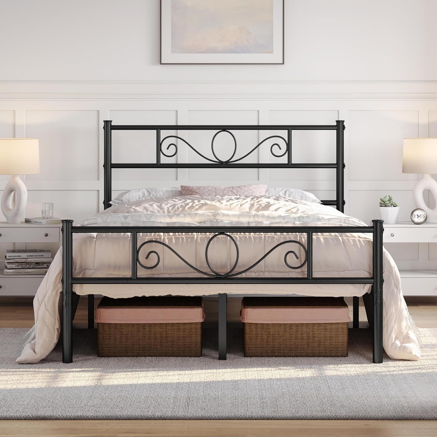 Yaheetech Metal Double Platform Bed 4ft6 Bed Frame Solid Bedstead Base with Scroll Design Headboard/Footboard Black