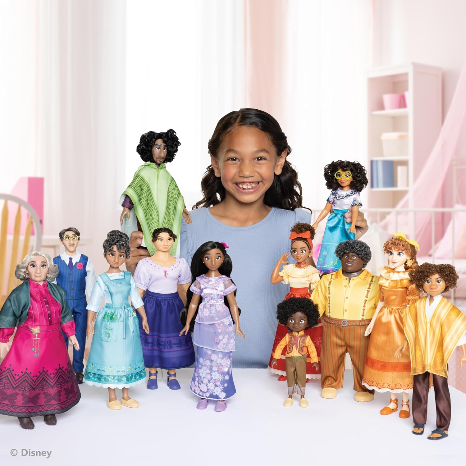 Disney Encanto Ultimate Madrigal Family Dolls Gift Set Includes 12 Dolls [Amazon Exclusive]