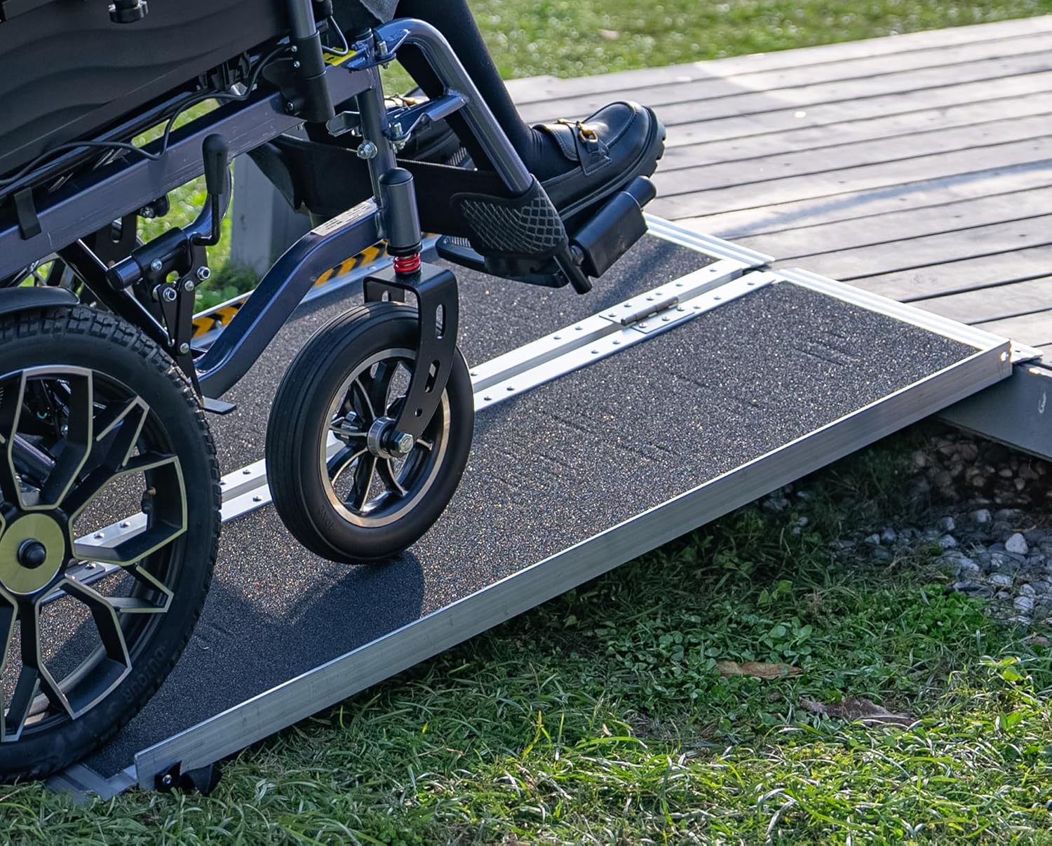 Portable Wheelchair Ramp 4FT, Anti-Slip Aluminum Folding Portable Ramp, Wheelchair Ramps for Home, Weight Capacity Up to 600 LBS, with Transition Plates Above and Below