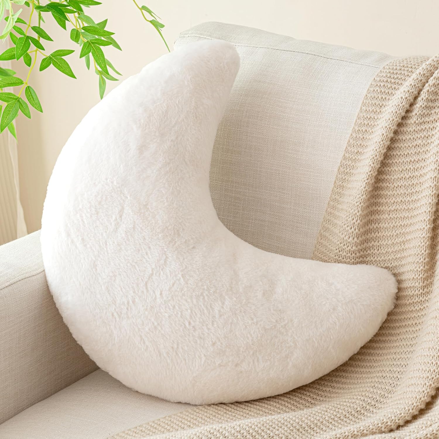 Moon Pillow, Decorative Throw Pillows with Soft Faux Rabbit for Bed Couch, Moon Shaped Pillows Plush Floor Cushions Room Decor Pillow for Sofa Bedroom Living Room