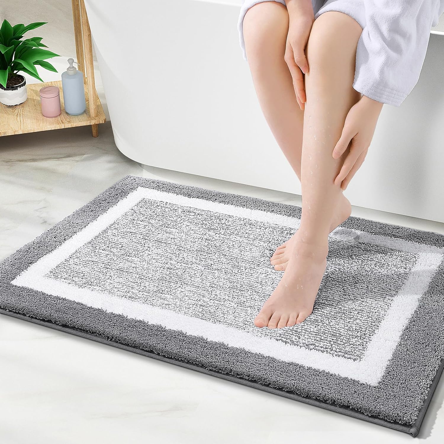 smiry Microfiber Non-Slip Bath Mats for Bathroom, Extra Soft Absorbent Bathroom Mats Rugs, Machine Washable Quick Dry Floor Mats, 40 x 60 cm, Grey