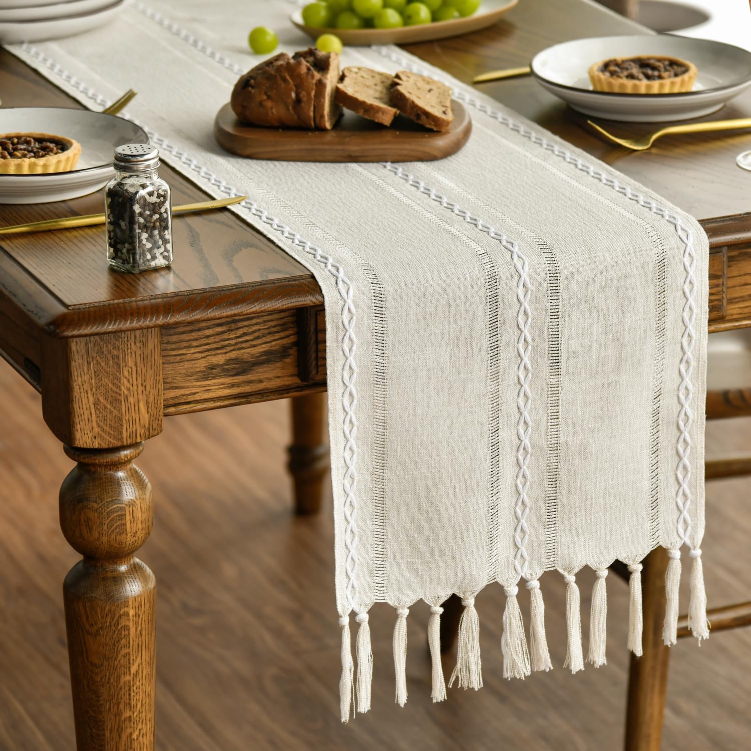 Artoid Mode Boho Cream Tassel Table Runner, Farmhouse Style Kitchen Table Decoration Holiday Wedding Party Dinning Birthday Decor 33x143 cm