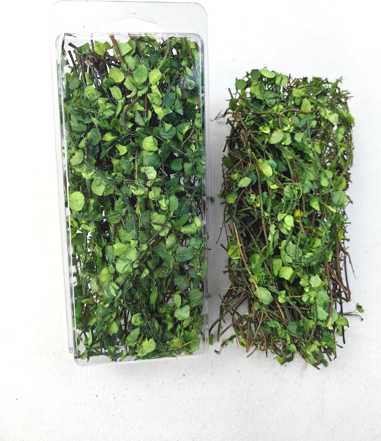 Miniature Vine Vegetation for DIY Model Trees Basing Material Kit, Realistic Miniature Leaves Simulation Leavesfor Train Landscape Railway Artificial Grass Modeling (Light Green)