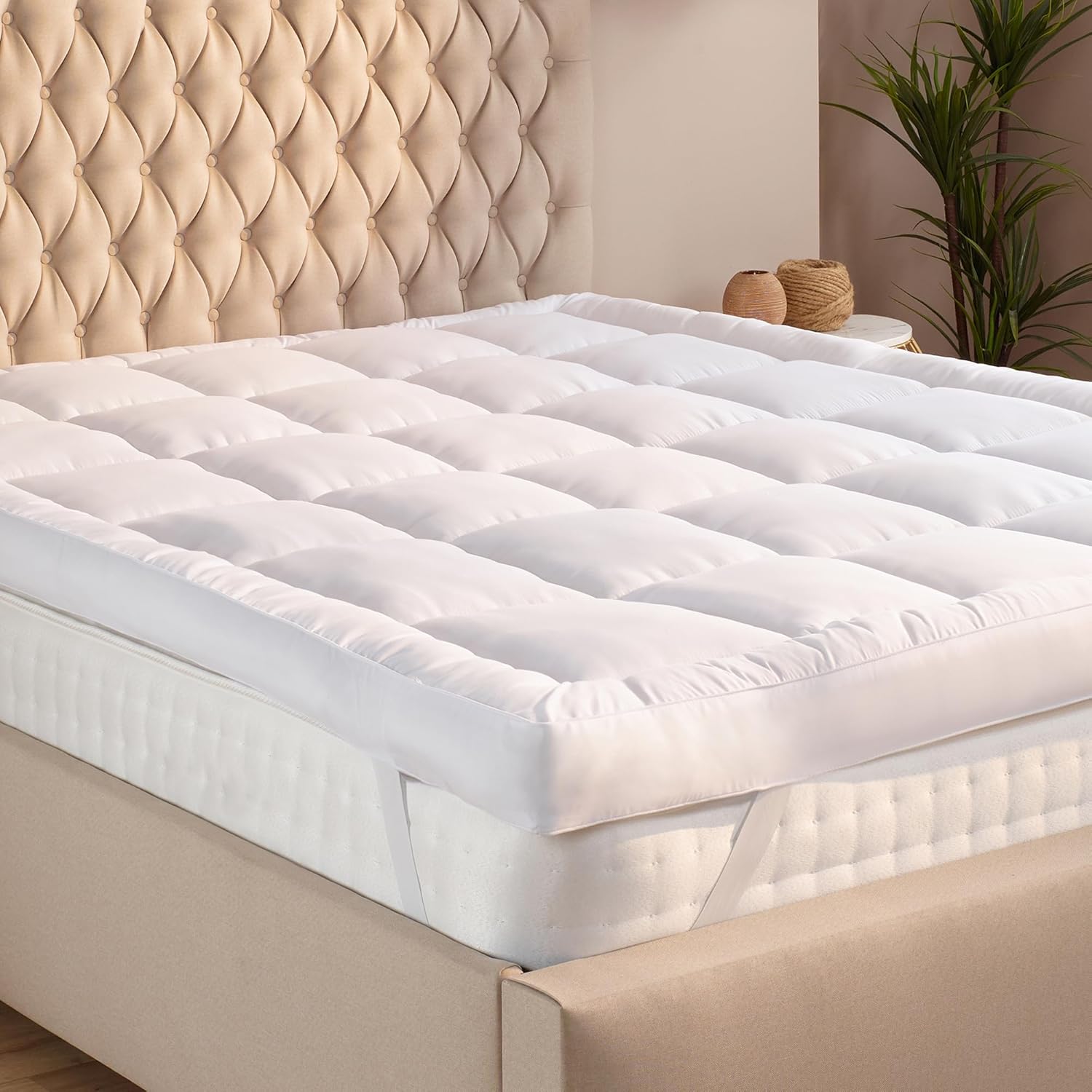 Slumberdown 10cm Extra Deep Mattress Topper Single Bed - Ultra Soft Box Quilted Single Bed Topper for Cloud-Like Comfort, Breathable & Non-Allergenic Filling with Elasticated Straps & 2-Year Guarantee