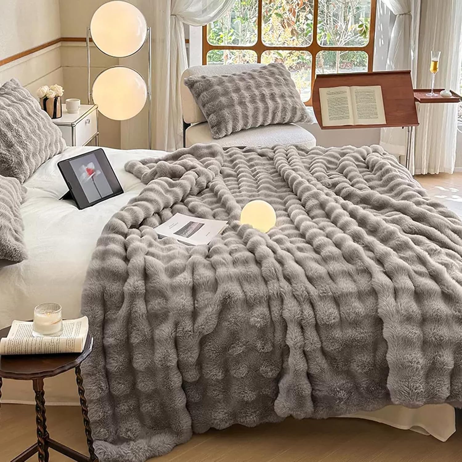 DREAMLANDING Faux Rabbit Fur Luxury Plush Sherpa Throw Blanket Reversible Fuzzy Warm Cozy Fluffy Fur Blanket for Bed Sofa Couch Home Decor (Grey, 150 * 200cm)