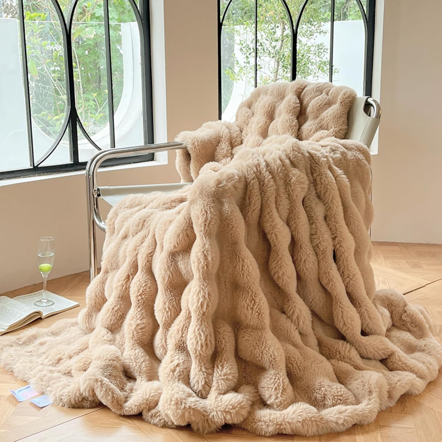 DREAMLANDING Faux Rabbit Fur Luxury Plush Sherpa Throw Blanket Reversible Fuzzy Warm Cozy Fluffy Fur Blanket for Bed Sofa Couch Home Decor (Coffee, 150 * 200cm)