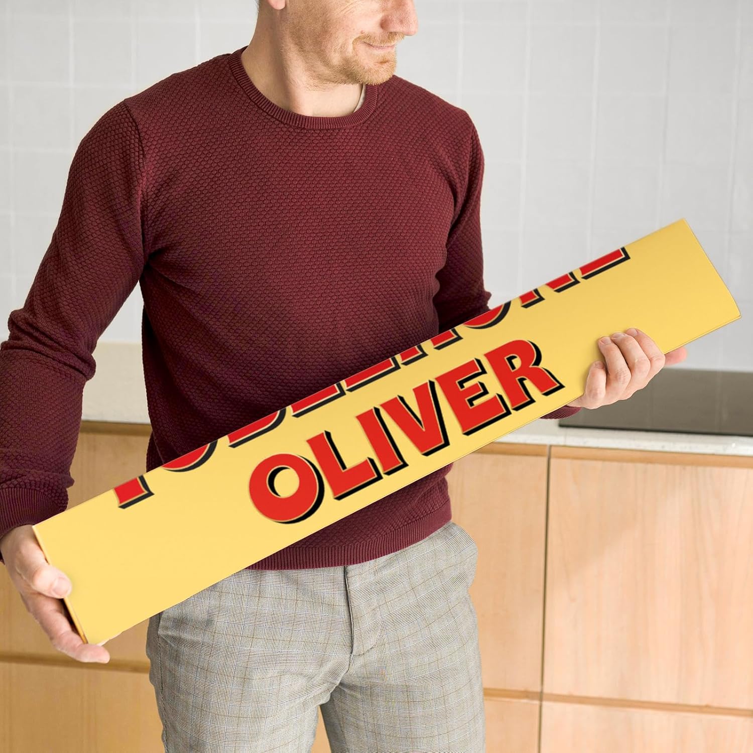 Personalised Toblerone bar - Personalise the Toblerone bar with the name of your choice, Milk chocolate with honey-almond nougat (4.5 KG - XXL Toblerone)