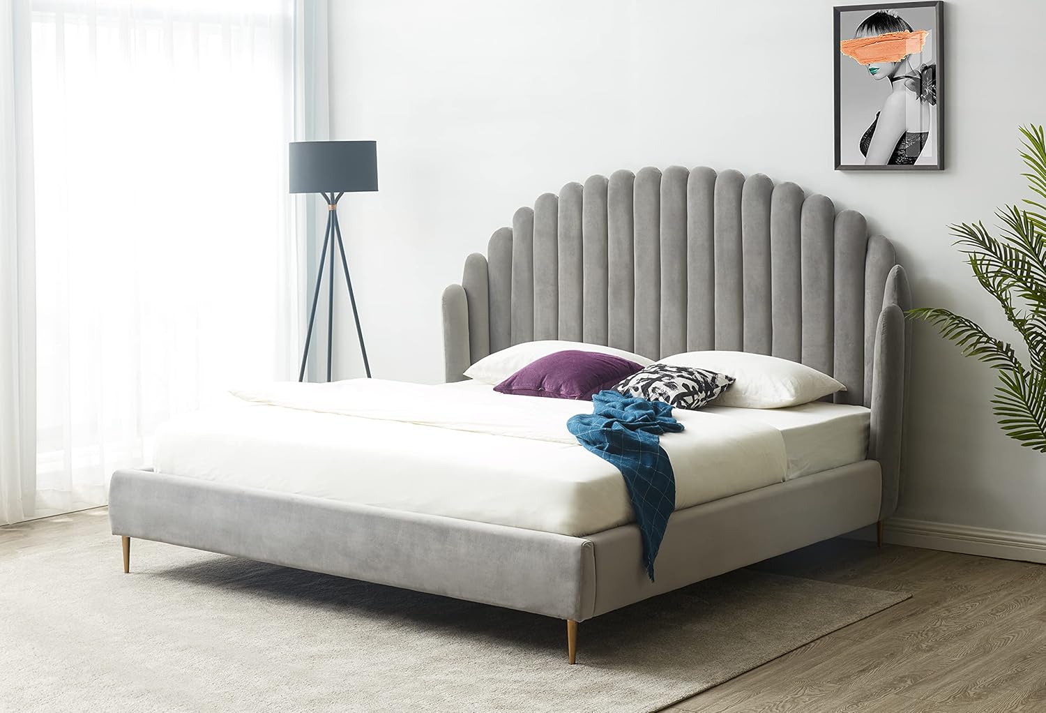 SAFAVIEH Couture Home Collection Rosabella Light Grey Velvet and Gold Channel Tufted Queen Bed
