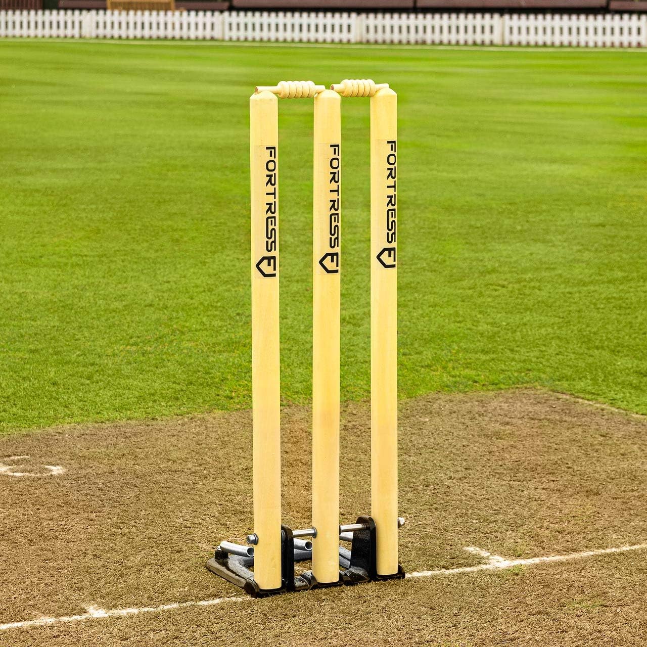 FORTRESS Spring Back Cricket Stumps - 28in ICC Regulation Stumps for Cricket | Club & Pro Styles | Spring Back Wickets & Bails | Freestanding Cricket Set for Seniors
