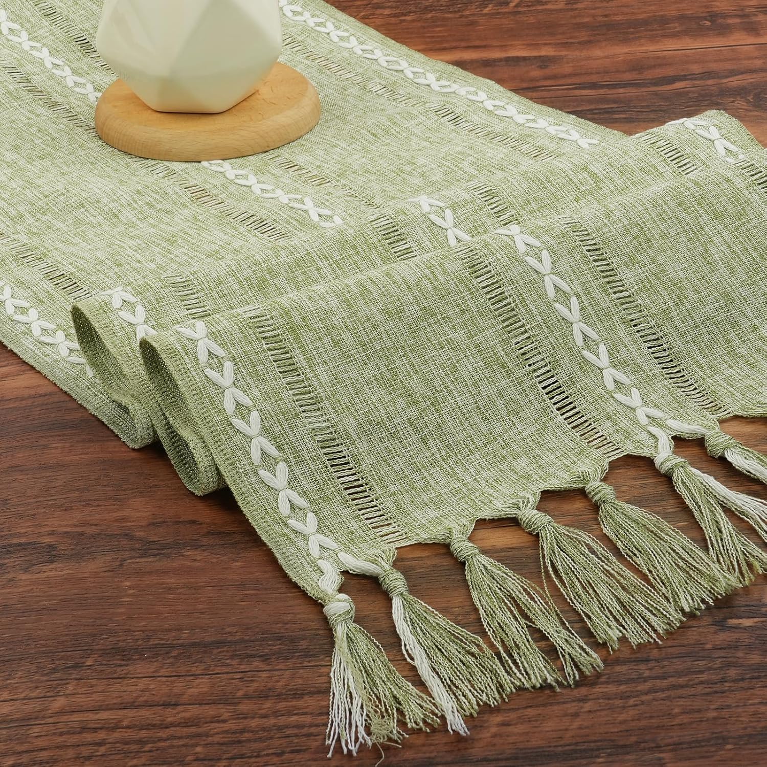 Tablecloth Tassel Table Runner, Spring Kitchen Dining Table Decoration Boho Rectangular Crochet Lace Mesh Table Runner, Rustic Farmhouse Table Runner for Holiday Party and Everyday Use(Green)