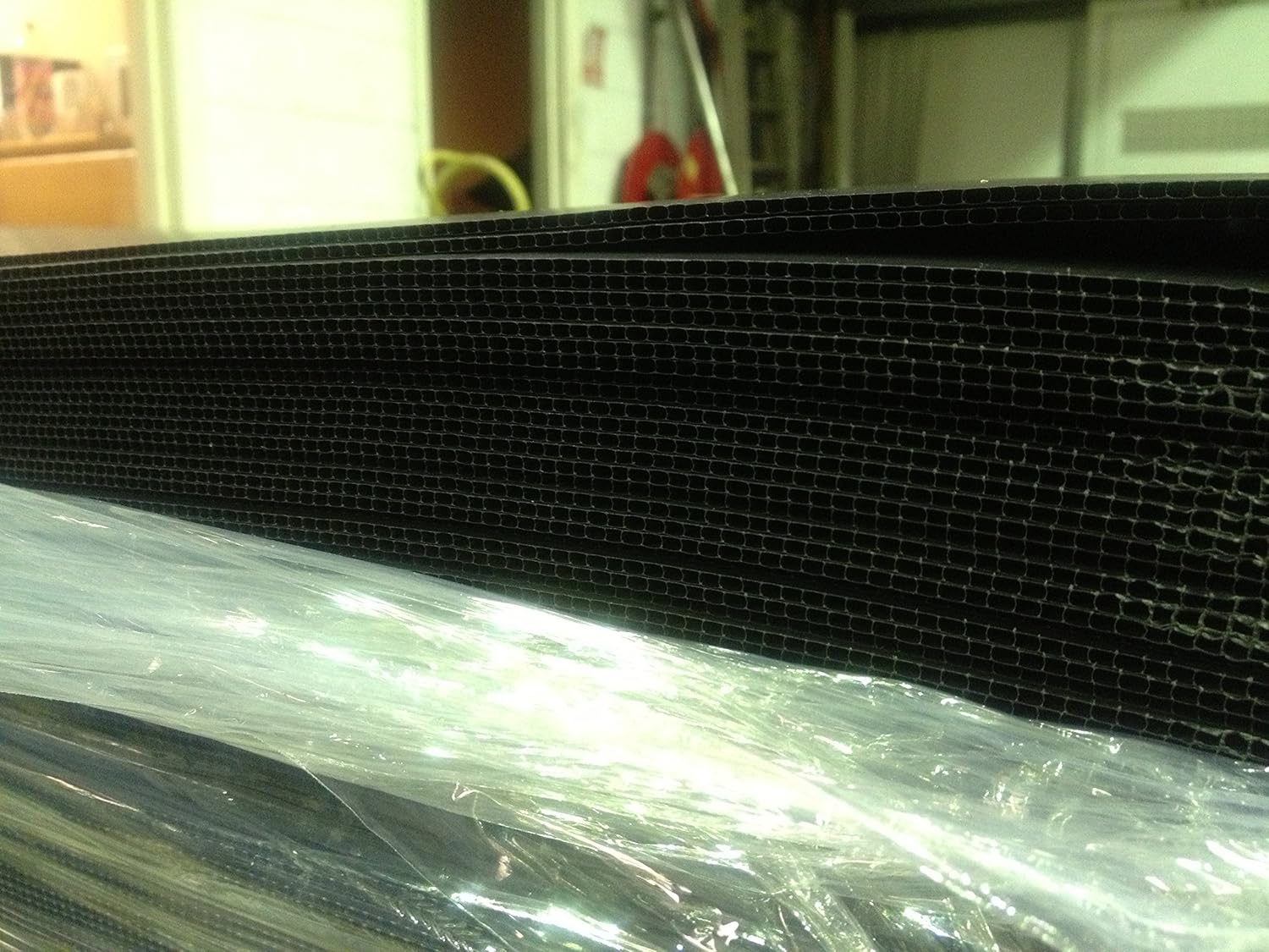 Correx 2mm - Black Sheets - Delivered Rolled (5)