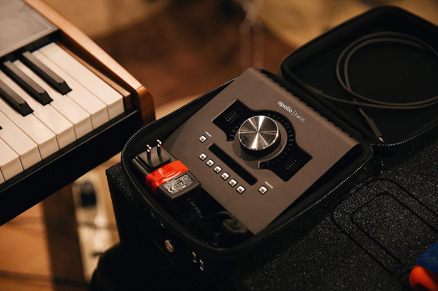 Basal Blank 300 for Apollo Twin, Audio Interfaces & Important Accessories